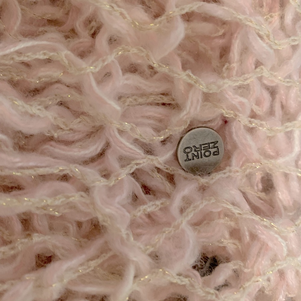 Point zero fall/winter scarf in pale pink/cream